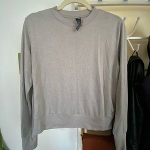 Vuori Daydream Crew in Light Heather Grey